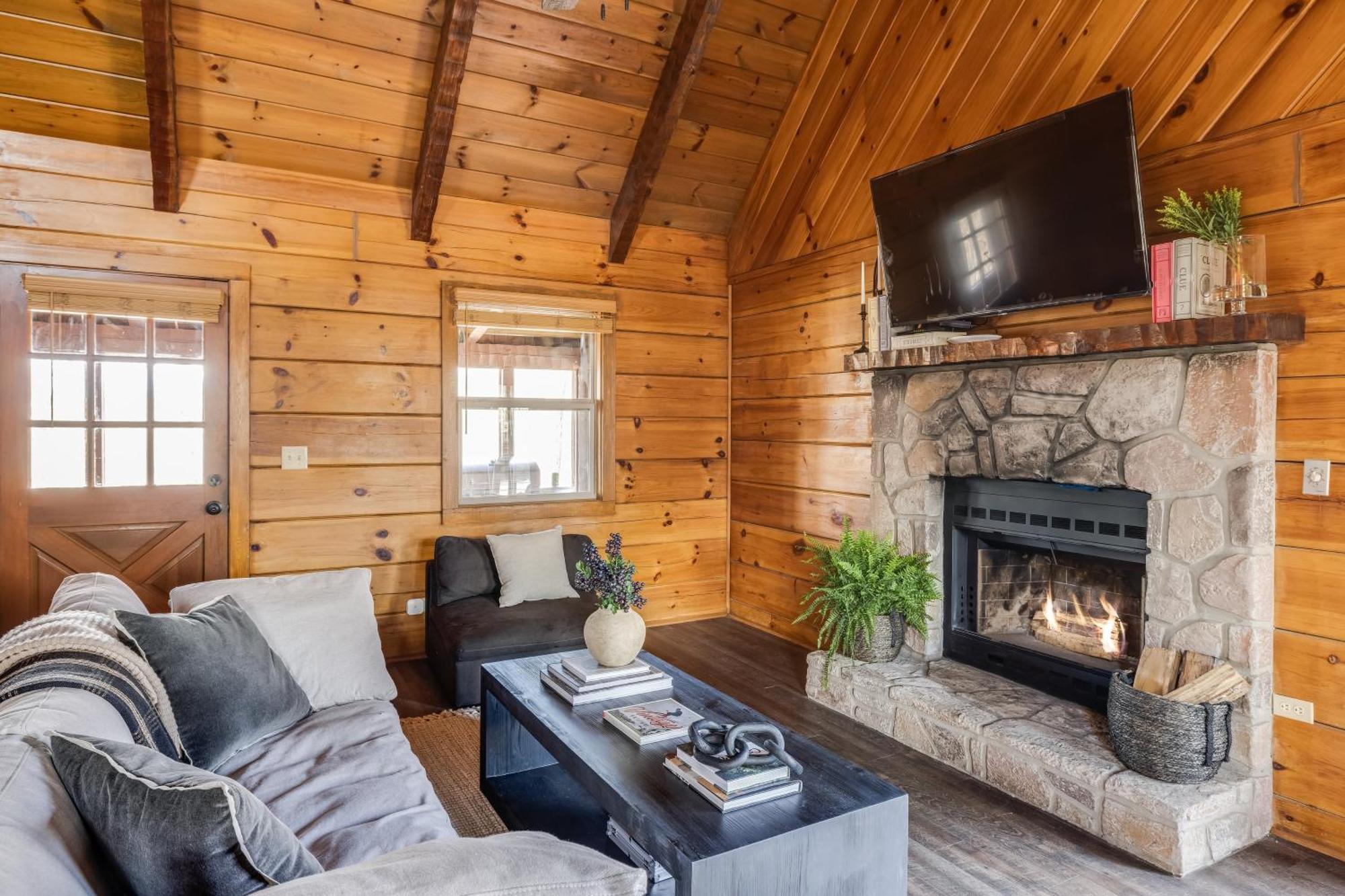 Dudley III By Avantstay Cosy Mountain Home W Hot Tub Great Views Pigeon Forge Kültér fotó